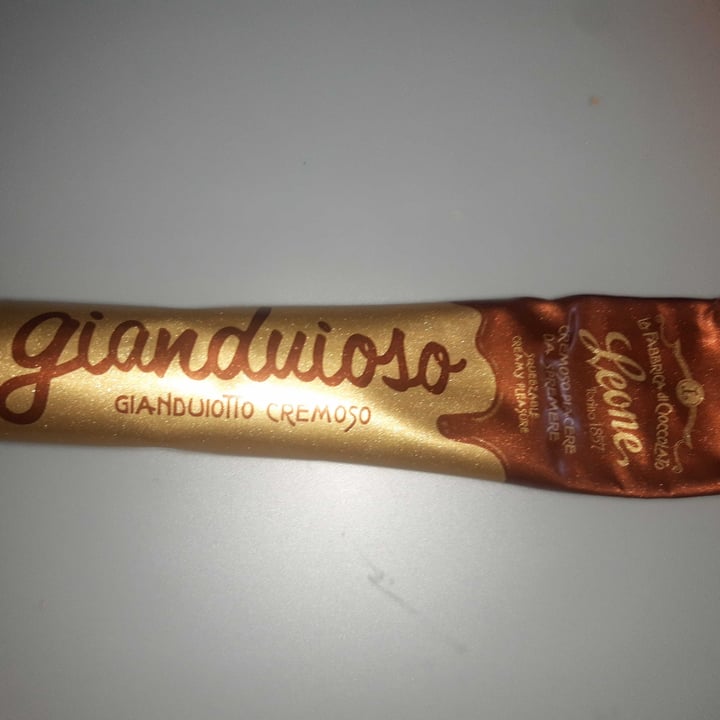 photo of La Fabbrica di Cioccolato Leone Gianduioso gianduiotto cremoso shared by @chiaramalandrino on  17 Apr 2022 - review