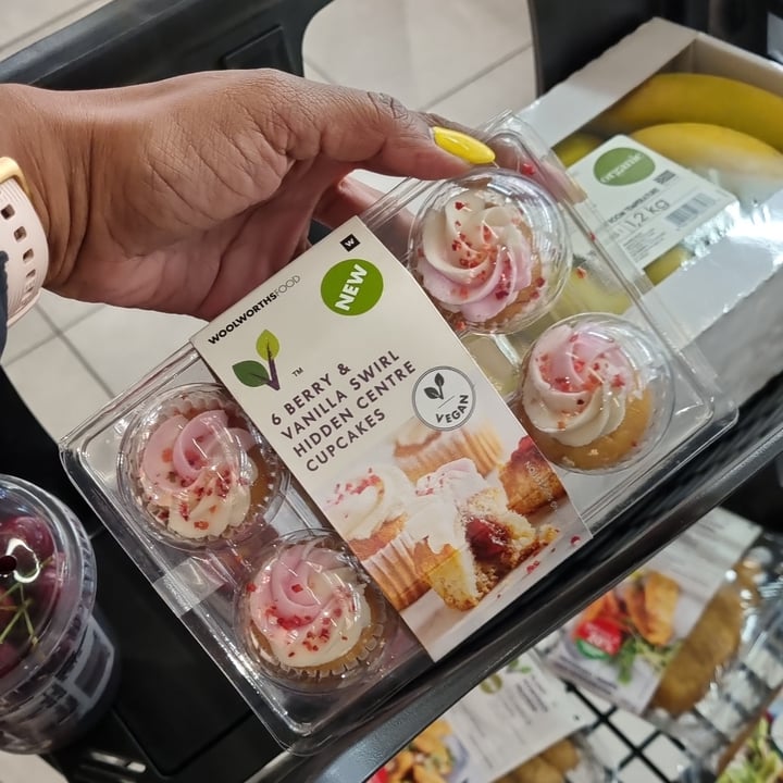 photo of Woolworths 6 berry & vanilla swirl cupcakes shared by @chan281 on  20 Oct 2021 - review