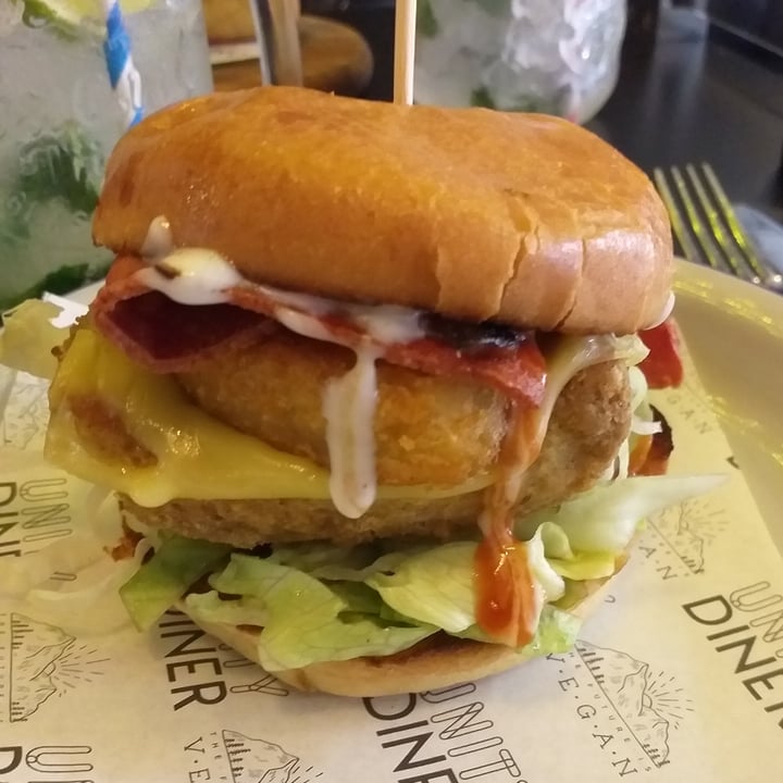 photo of Unity Diner VFC Burger shared by @amelierobino on  13 Jun 2021 - review