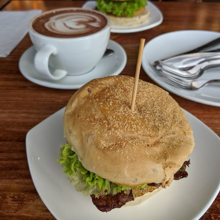 photo of nomVnom Bistro Tempelicious shared by @bornvegetarian on  17 Aug 2020 - review