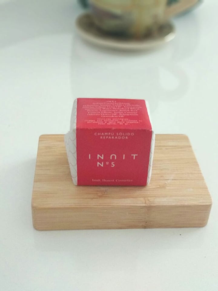 photo of Inuit Soap Champú Sólido Reparador Nº5 shared by @cebollola on  19 Apr 2020 - review