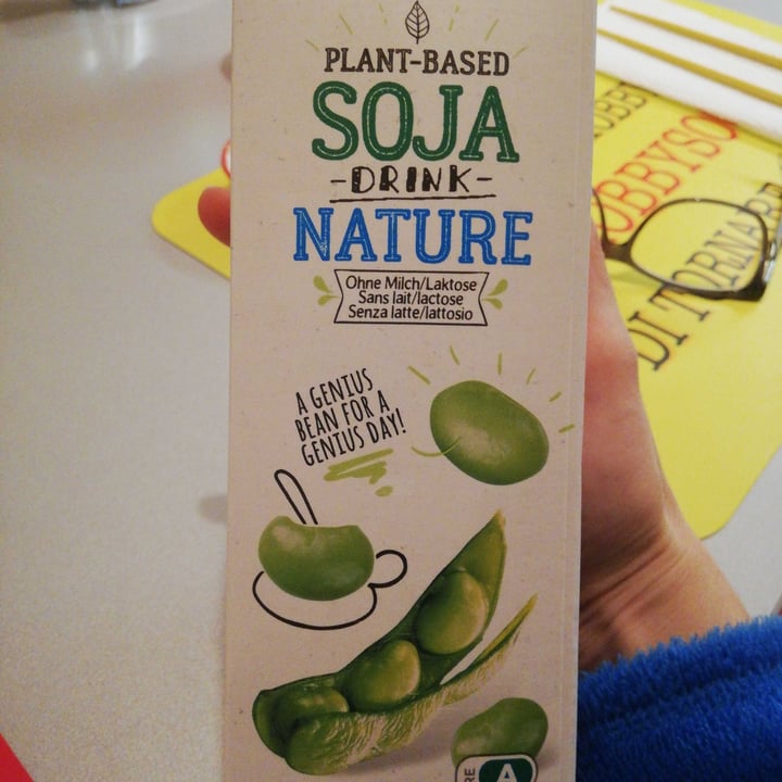photo of Migros V-Love Soja drink shared by @ramonavegetarian on  10 Mar 2022 - review