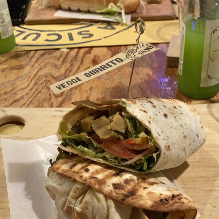photo of Fud Bottega sicula veggi burrito shared by @ellejey on  03 Sep 2022 - review