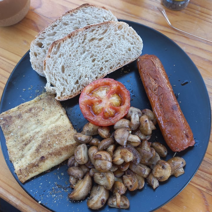 photo of Pure Café Full vegan breakfast shared by @talthegreenteacher on  09 Sep 2021 - review