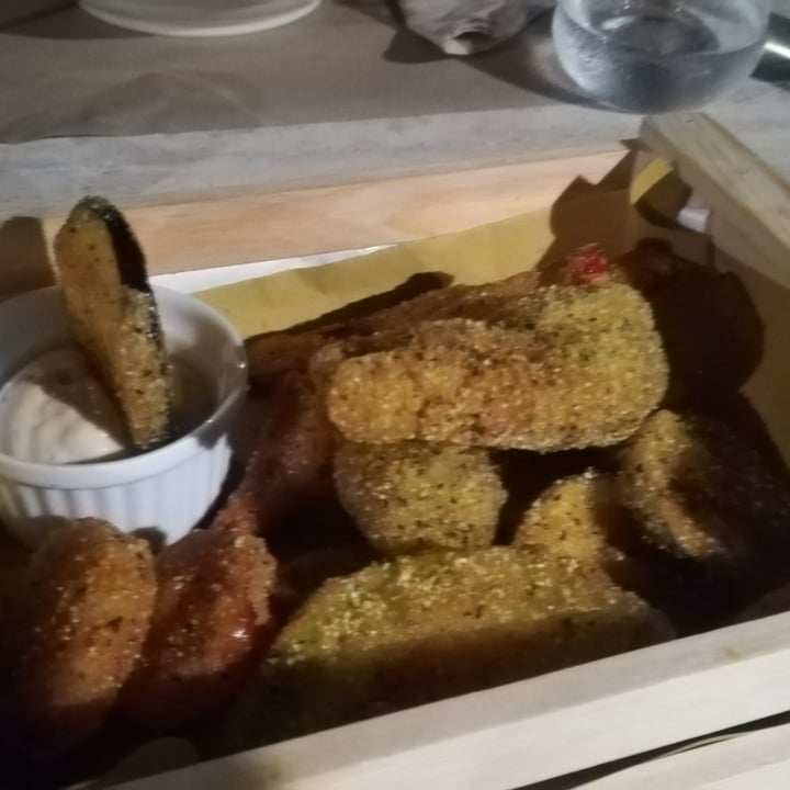 review photo of Sottobosco Bistrot Fritto Misto Con Tempeh Autoprodotto E Ortaggi Locali shared by @ilariavegan on 06 Apr 2022 - review