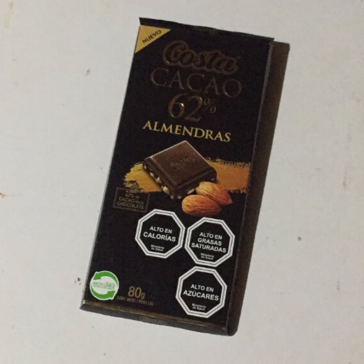photo of Costa Chocolate 62% Cacao Almendras shared by @gabymoncada on  12 Oct 2021 - review
