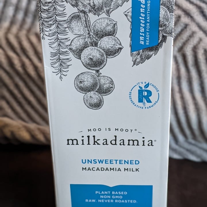 photo of Milkadamia Macadamia Milk Unsweetened shared by @neysaelbon on  02 Feb 2021 - review