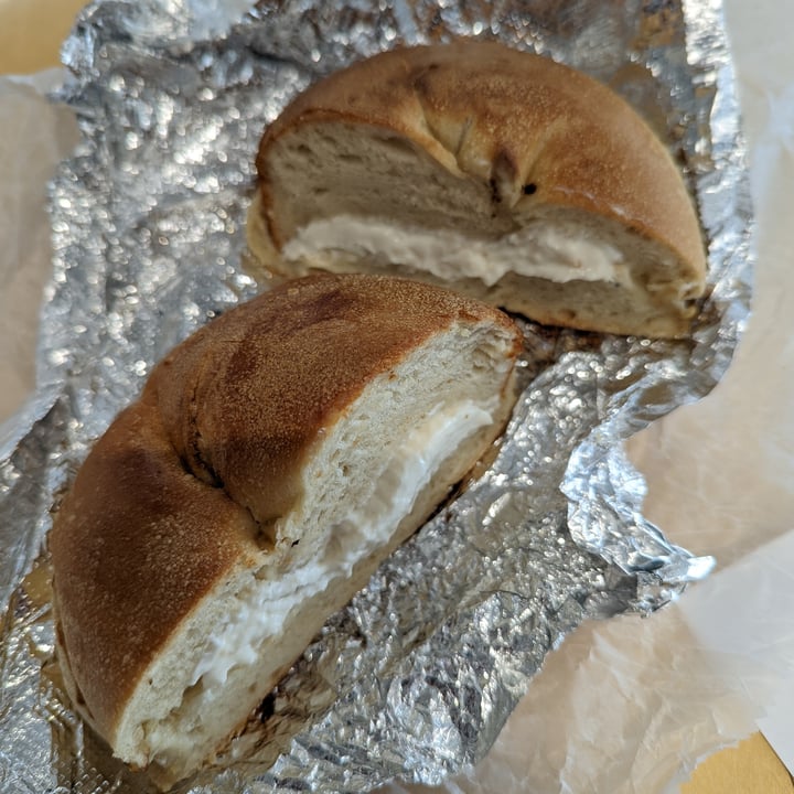 review photo of Best Bagel & Coffee Bagel shared by @xvxq on 02 Sep 2022 - review