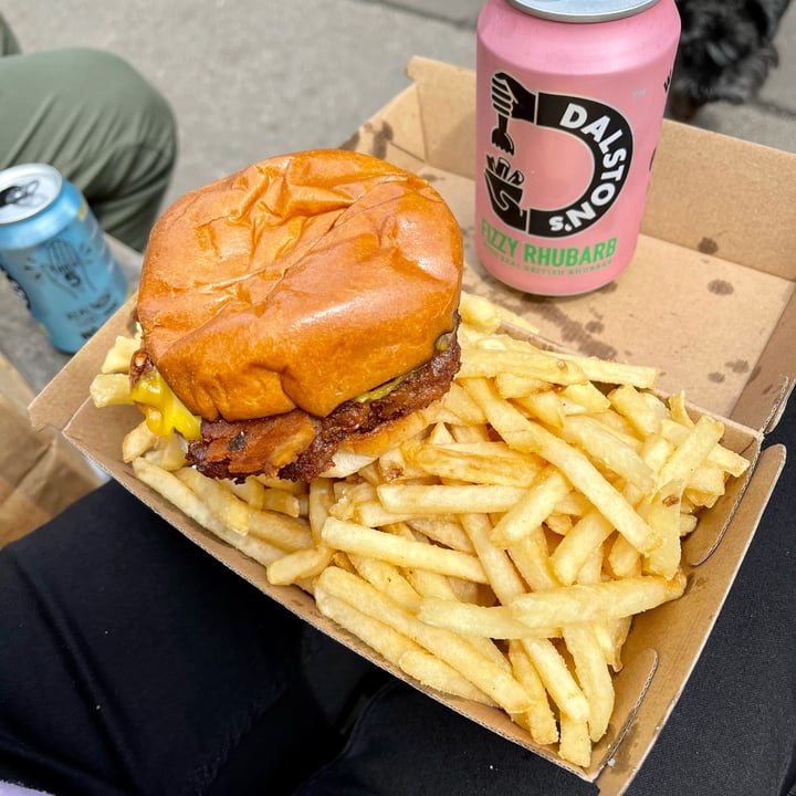 photo of Temple of Seitan BBQ bacon burger shared by @moredesign on  28 Mar 2022 - review