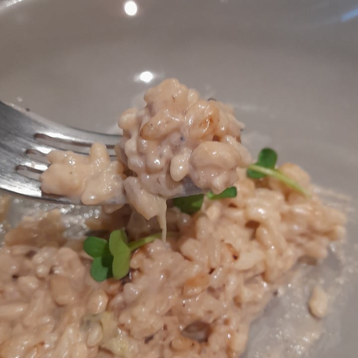 review photo of At Pum Rus Risotto all'aglio nero shared by @vegsidestory on 10 Mar 2022 - review