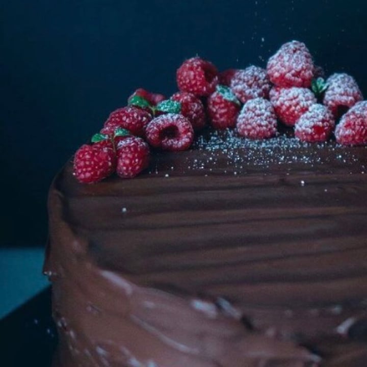 review photo of Olivegan Chocolate Cake shared by @alexlepine on 18 Dec 2020 - review