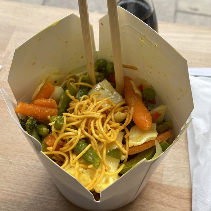 photo of Yum Thai Vegetables Curry Noodles shared by @martamarcantoni on  31 May 2022 - review