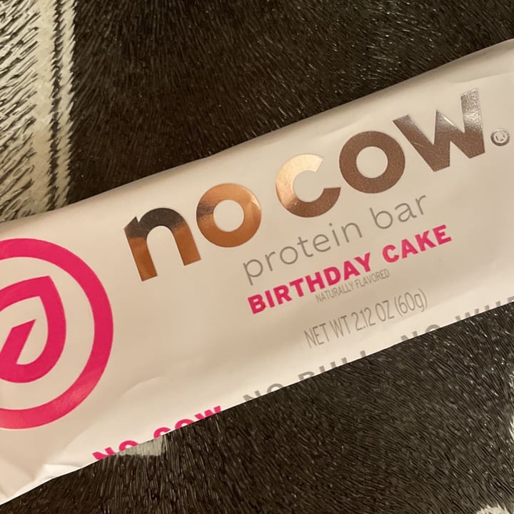 photo of No Cow Birthday Cake Protein Bar shared by @ellehurst on  21 Nov 2021 - review