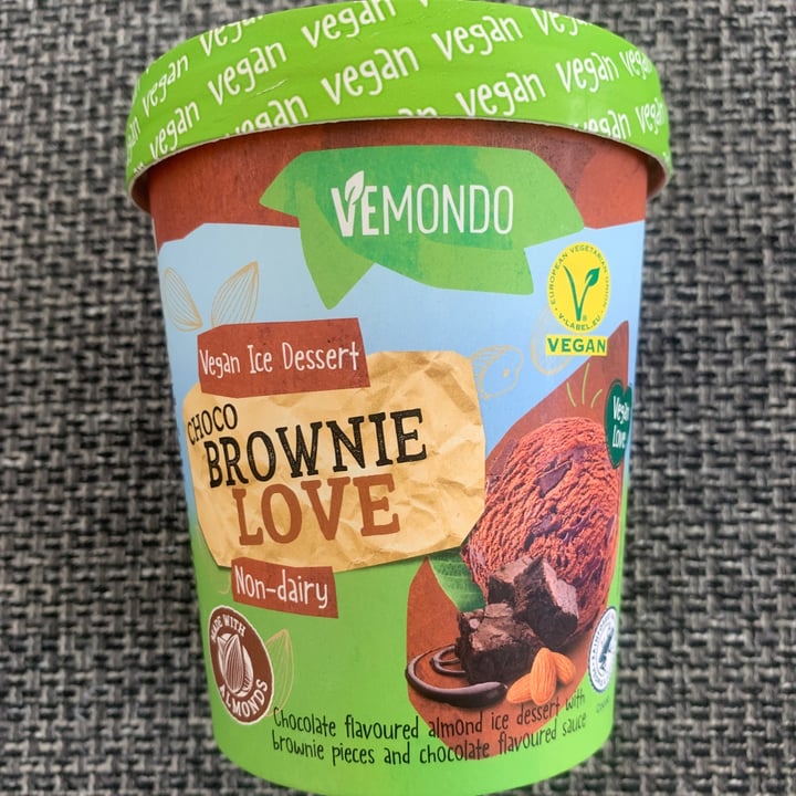 photo of Vemondo Vegan ice dessert choco brownie love shared by @veganusefulinfo on  21 Mar 2022 - review