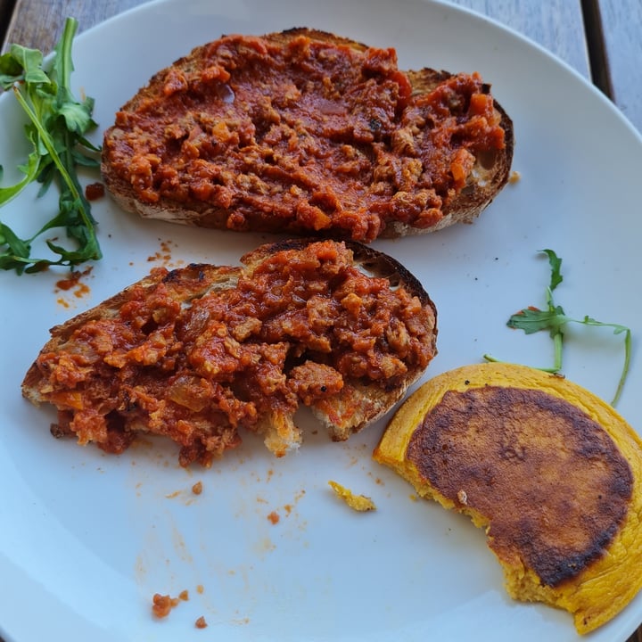photo of Doppio Zero Vegan Bolognese on Toast shared by @gloomyvegan on  15 May 2021 - review