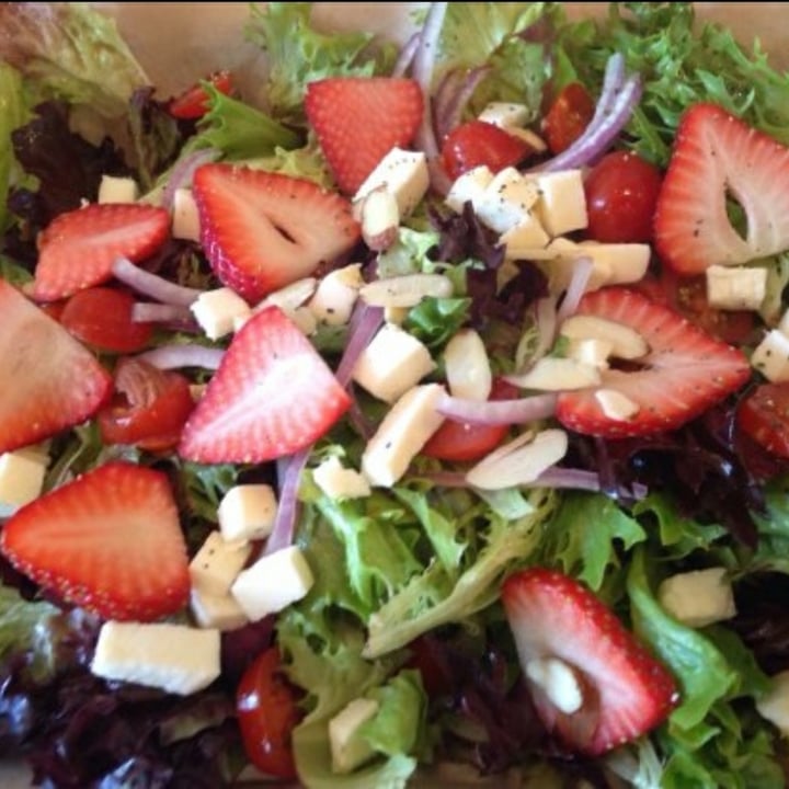 photo of Aloha Salads Salad shared by @kathyluu12290 on  21 May 2020 - review