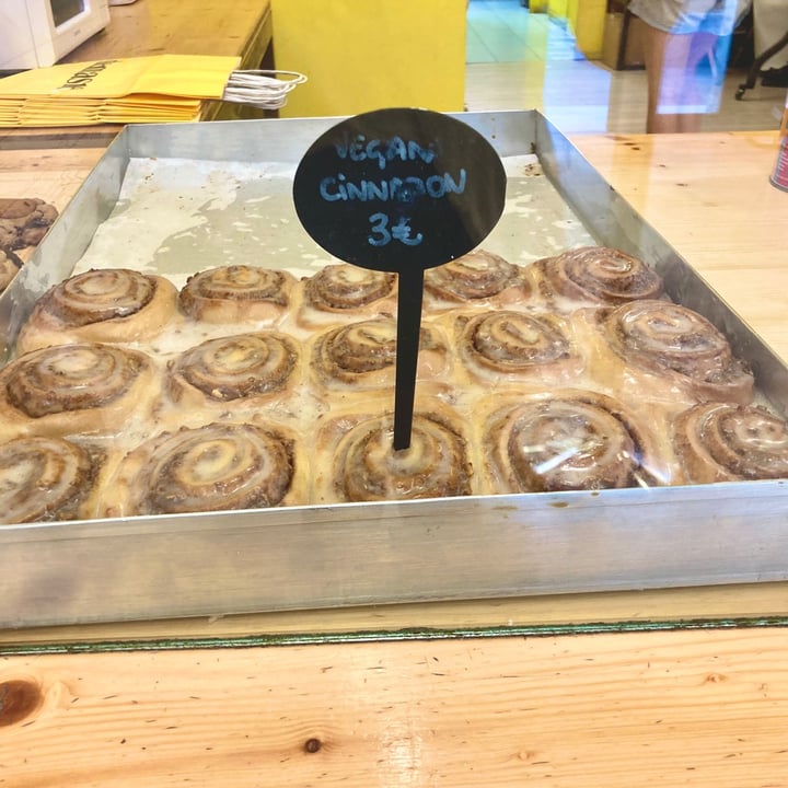 photo of Demasié Cinnamon Roll shared by @asiayportia on  21 Jul 2021 - review