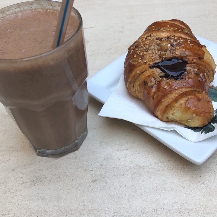 photo of Shake Café Vegan Croissant shared by @nasmix on  23 Sep 2021 - review