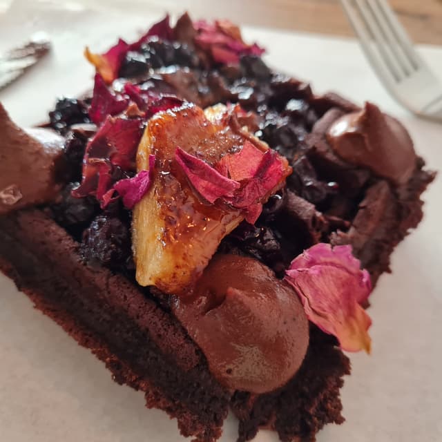 菜肴“Double decadent chocolate flapjacks”的照片