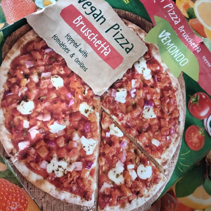 photo of Vemondo Vegan Pizza shared by @virginia2021 on  27 Jun 2022 - review