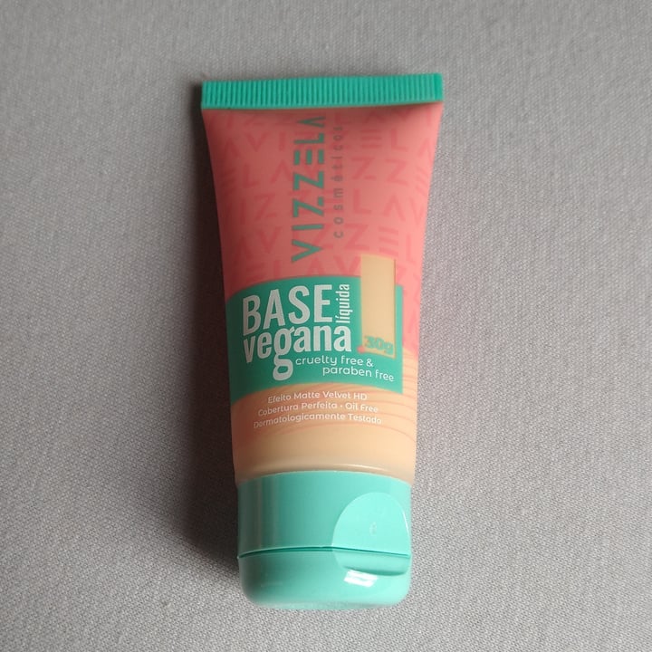 photo of Vizzela Cosméticos Base Líquida Vegana shared by @fefrischrib on  08 Oct 2022 - review