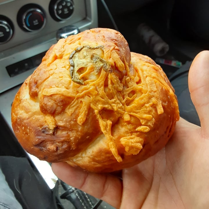 photo of Hopscotch Coffee Jalapeno cheddar Pretzel knot shared by @wespenland on  04 Aug 2020 - review