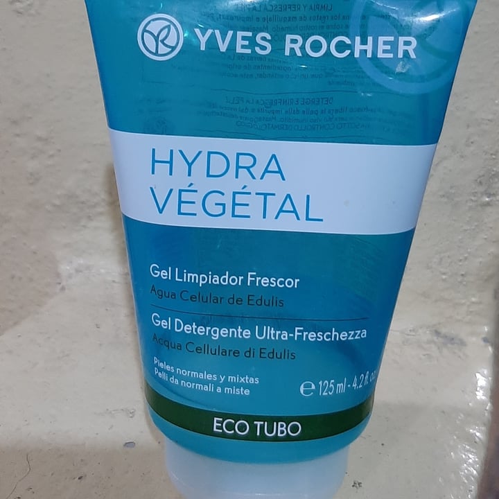 photo of Yves rocher Exfoliante vegetal shared by @personne54 on  25 Apr 2022 - review