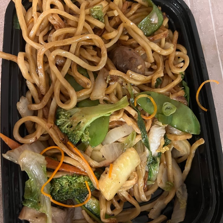 photo of MOMO Sushi vegetable Lo Mein shared by @annettej on  07 Jul 2022 - review