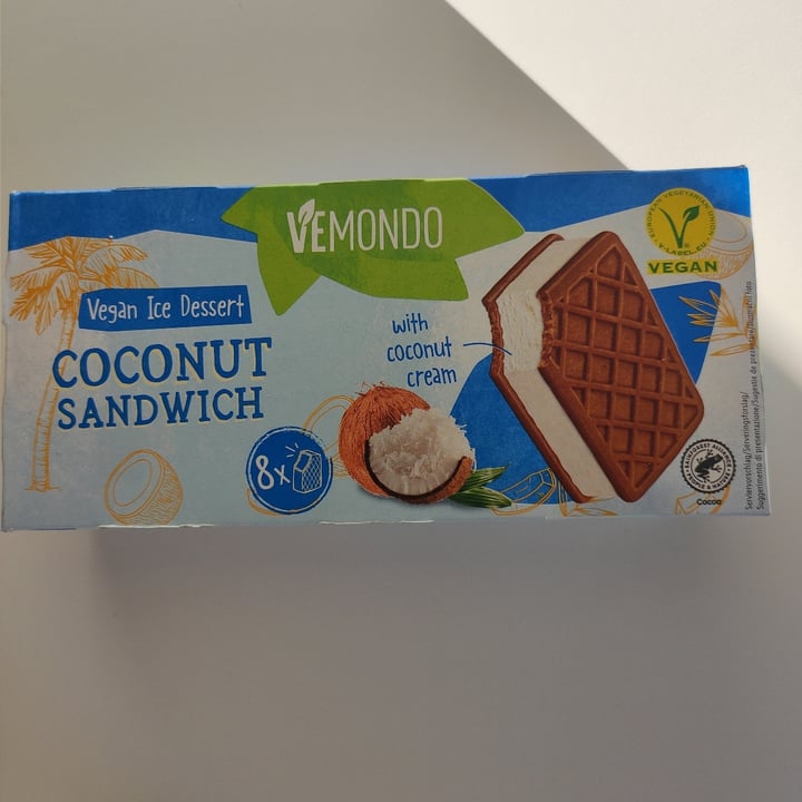photo of Vemondo  Vemondo Ice Coconut Sandwich shared by @fedes on  11 Jul 2022 - review
