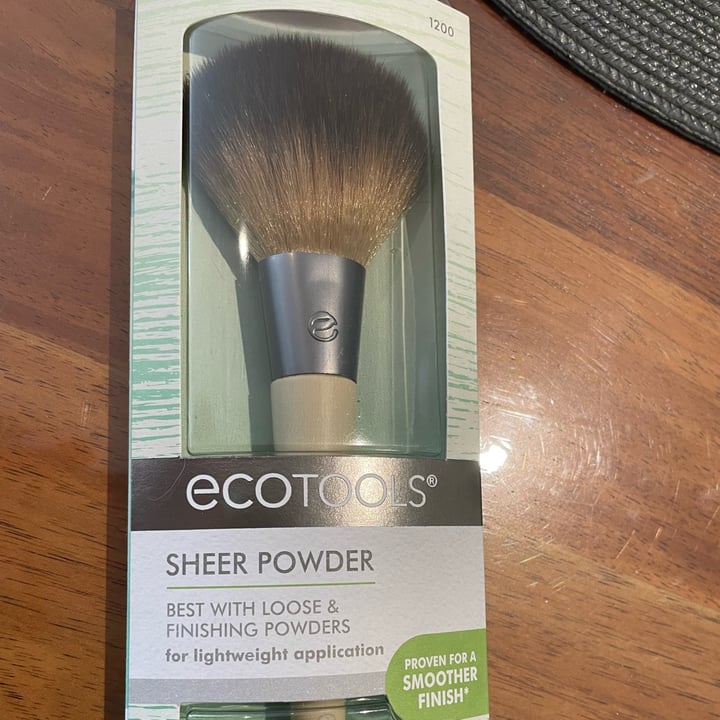 photo of EcoTools Powder brush shared by @plantbasedancer on  16 Nov 2021 - review