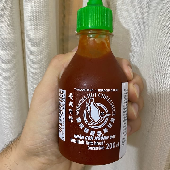 Nhan con ngong bay Sriracha hot chilli sauce Review | abillion