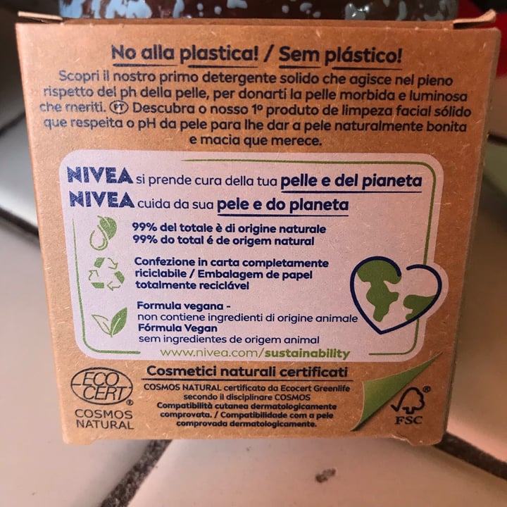 photo of Nivea Naturally Clean Illuminante Detergente Viso Solido shared by @nabel on  06 May 2021 - review