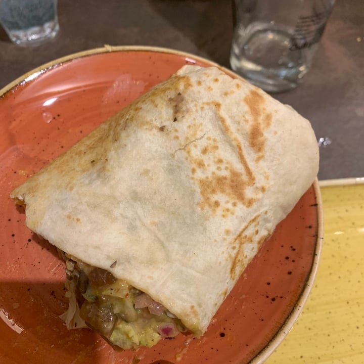 review photo of Britos Milano La Cruz shared by @leila89 on 04 Aug 2022 - review