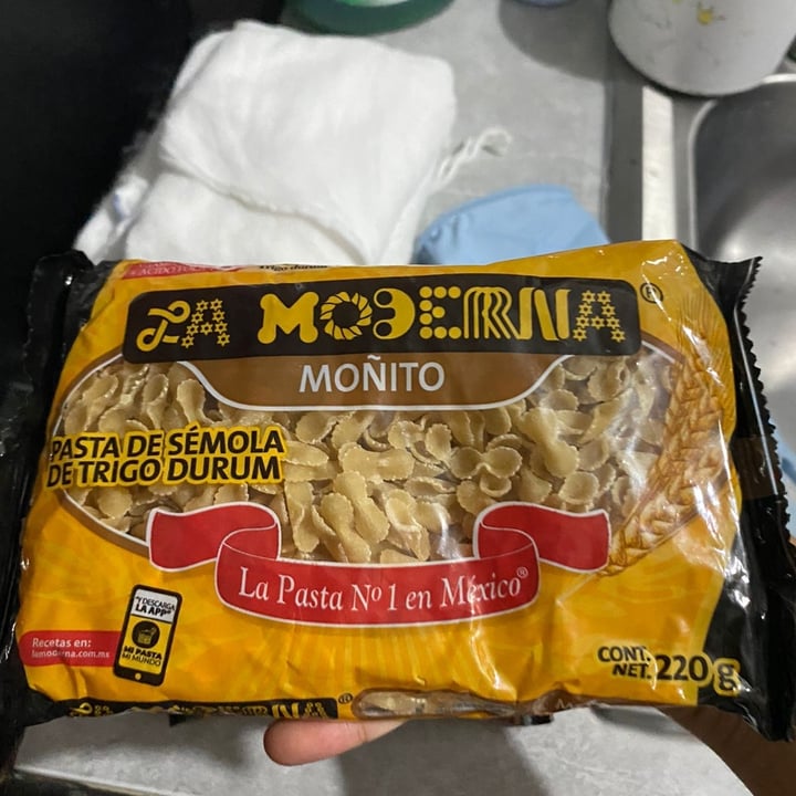 photo of La moderna moñito shared by @denyherrera on  30 Jun 2022 - review