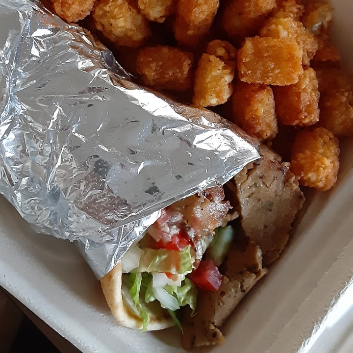 photo of J. Selby's Gyro shared by @oyanagi18 on  01 Jul 2021 - review
