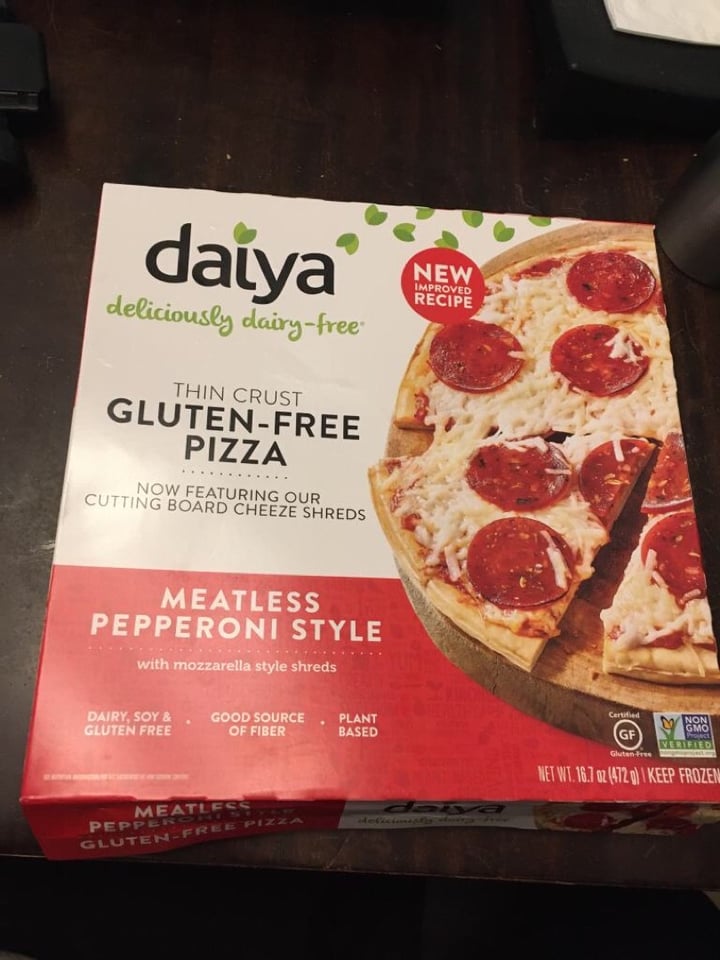 review photo of Daiya Meatless Meat Lover’s Pizza shared by @cornfritter on 12 Apr 2020 - review