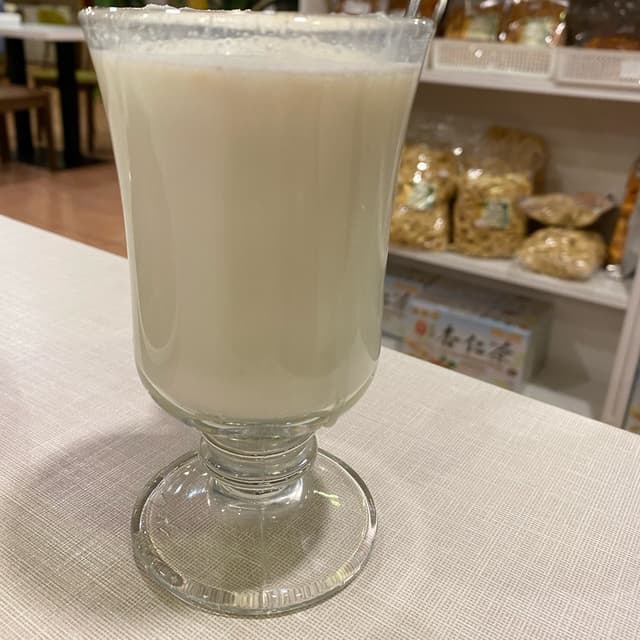 菜肴“Almond Tea Hot”的照片