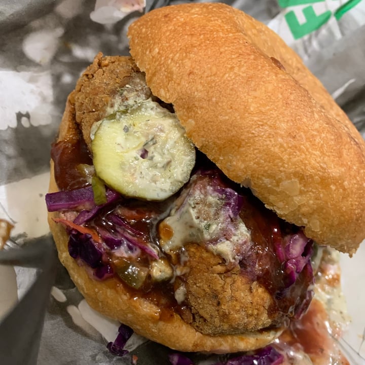 photo of Fat Vegan Hamburguesa BBQ BOM BOM shared by @sandyna on  06 Jun 2021 - review