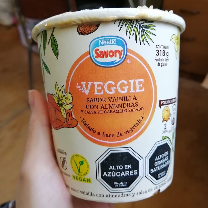 photo of Nestlé Veggie Sabor Vainilla con Almendras shared by @unknownveg on  28 Nov 2020 - review