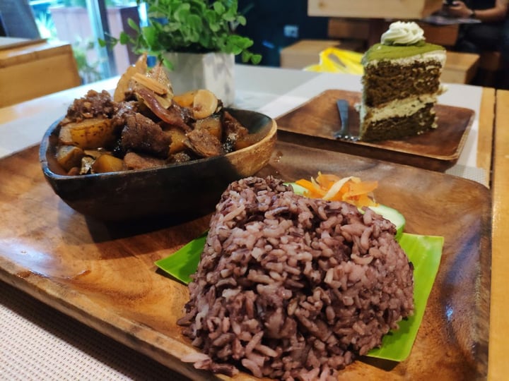 photo of Elpi Vegan Resto Toona Adobo shared by @japh8th on  01 Apr 2020 - review