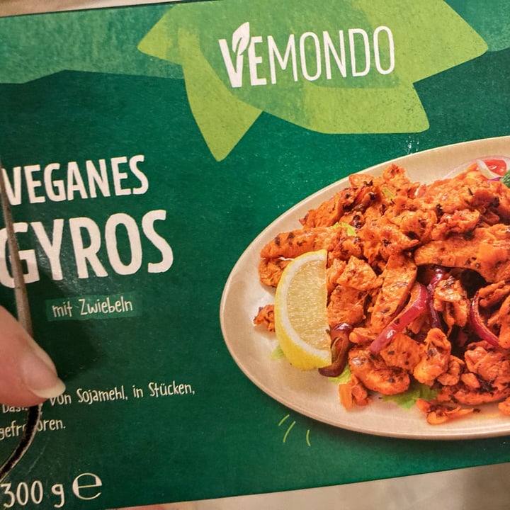 photo of Vemondo Gyros mit Zwiebeln, vegan shared by @chiaracrs on  18 Mar 2022 - review