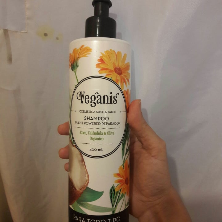 photo of Veganis Shampoo Plant Powered Reparador Coco, Caléndula & Oliva Orgnánico shared by @veganizandomed on  19 Nov 2020 - review