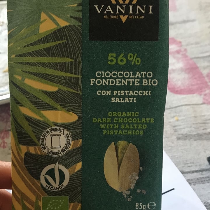 review photo of Vanini Cioccolato fondente bio con pistacchi salati shared by @lacry on 22 Mar 2022 - review