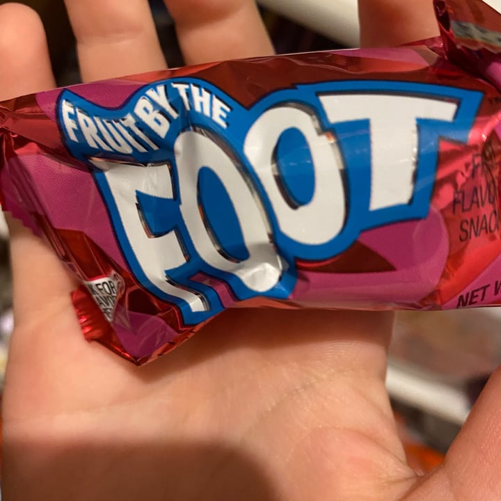 photo of Betty Crocker  Fruit by the foot shared by @miamia12 on  29 Aug 2021 - review