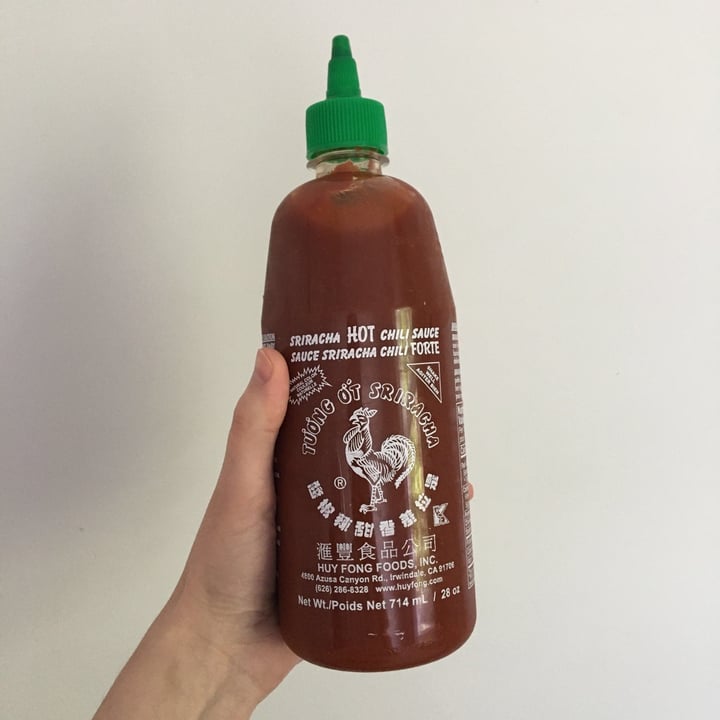 photo of Huy Fong Foods, Inc. Sriracha HOT Chili Sauce shared by @brikelly on  03 Jun 2021 - review