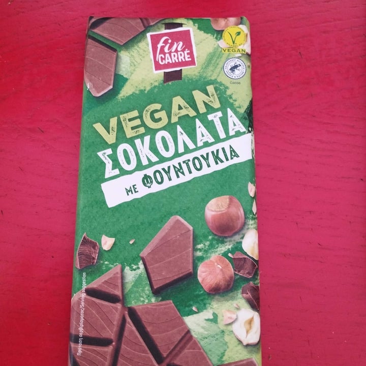 review photo of Fin Carré Vegan chocolate with crunchy hazelnuts shared by @gregpap on 06 Oct 2022 - review