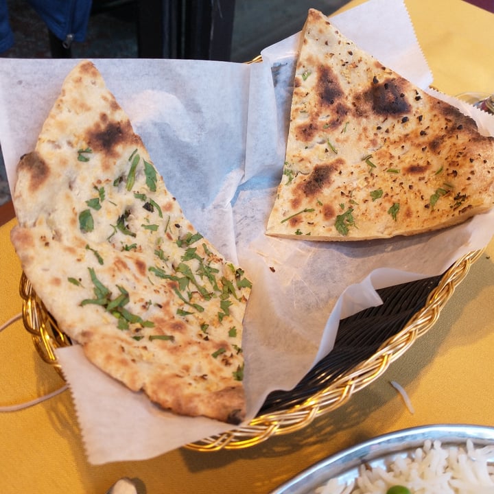 photo of Lotus Cuisine of India Gluten Free Garlic Naan shared by @gr8tfulred on  02 Aug 2021 - review