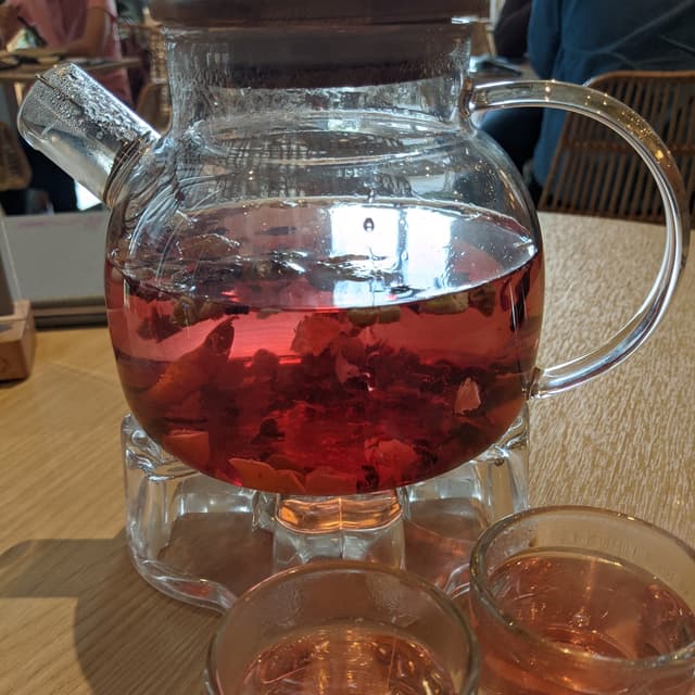 Photo of the dish “revitalizing fruits and flower tea”