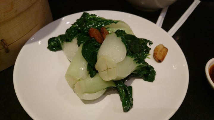 photo of Din Tai Fung Stir-fried Nai Bai with Garlic shared by @hollya113 on  27 Mar 2019 - review