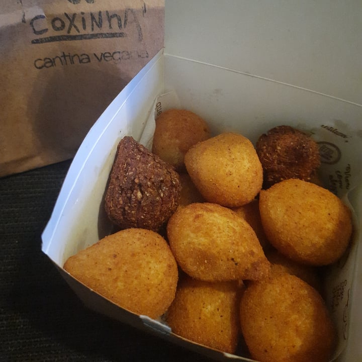 review photo of Um Sonho de Coxinha (Cantina Vegana) Caixa com salgados shared by @vitaminc on 18 May 2022 - review